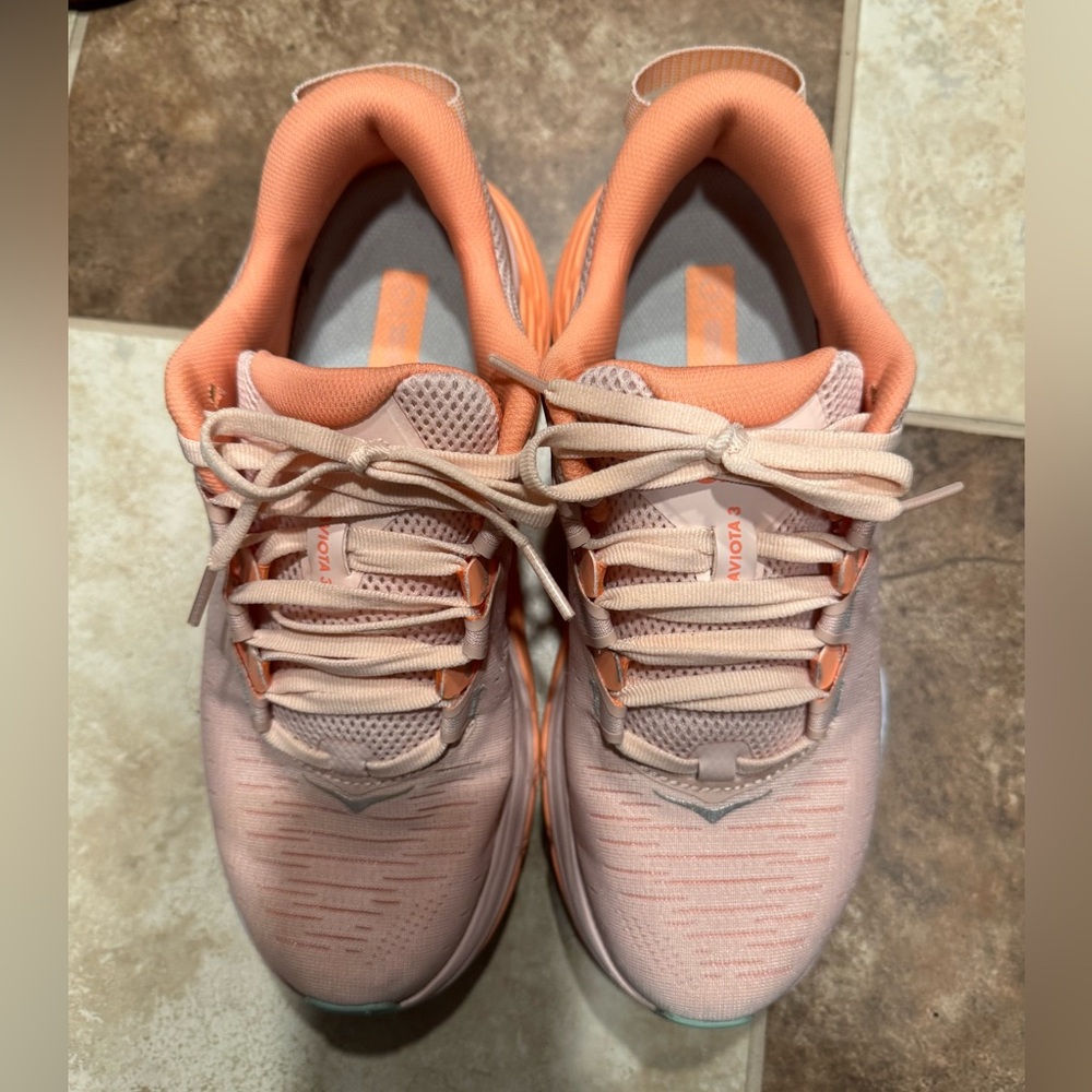 Hoka Women's Peach/Coral Gaviota 3 Size 7.5 Like New!
